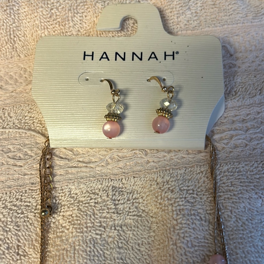 Hannah pink/hold/pearl like necklace/earring set $24 original